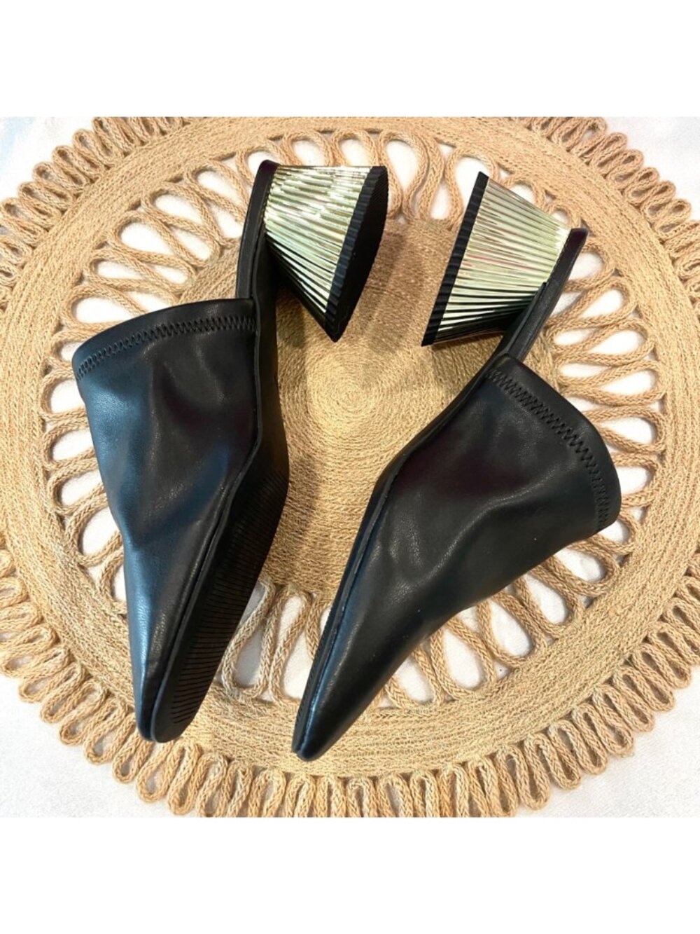 Katy Perry Black Clarra Slip On Mule Gold Heel Clogs Size 8.5 Black Edgy Chic - Picture 4 of 9